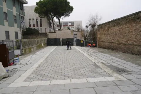 Apertura piazzetta sferisterio