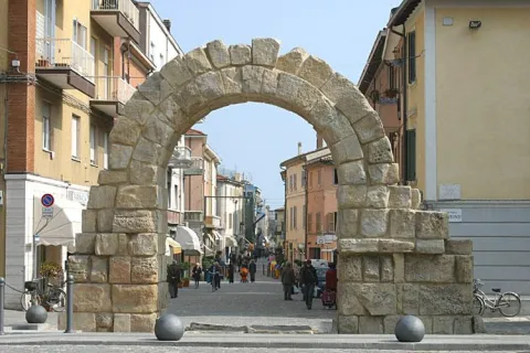 porta Montanara