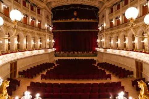 Teatro Amintore Galli interno