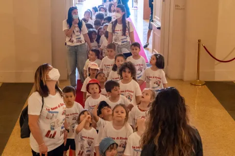 Bambini al teatro Galli
