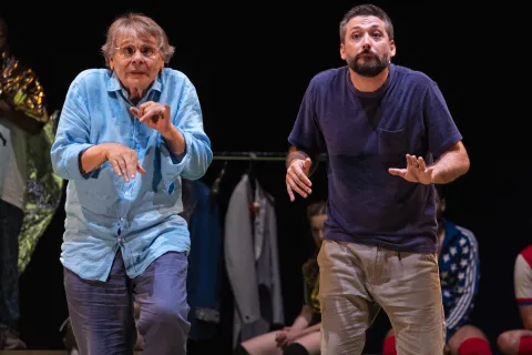 Nella foto (credits Salvatore Pastore) Daniel Pennac in scena con Pako Ioffredo