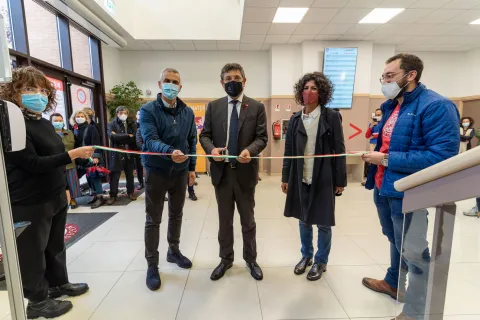 Taglio del nastro del nuovo laboratorio informatico