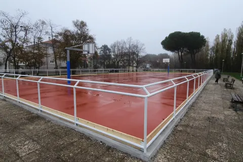 pattinaggio e campo basket via pomposa