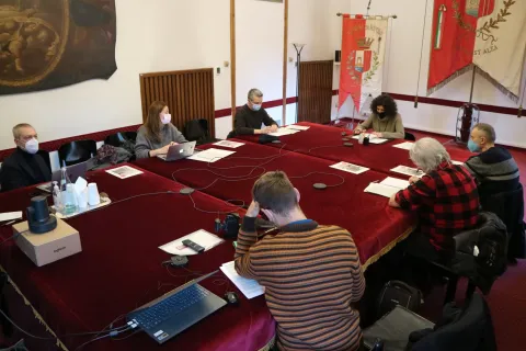 conferenza stampa asili