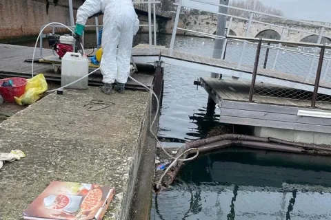 barriere contro la plastica e rifiuti