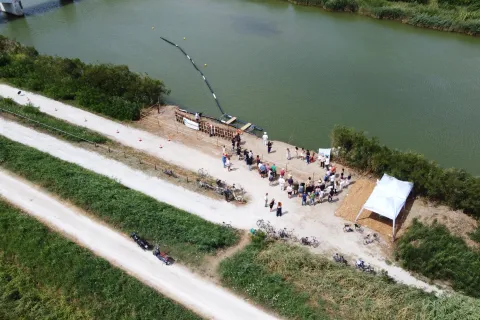 barriere contro la plastica e rifiuti