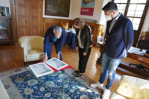 Sindaco Jamil Sadegholvadd e l’Assessore Kristian Gianfreda e Maria Martone,