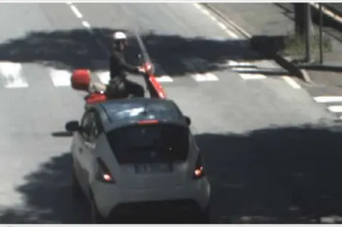 Sfiorato uno schianto mortale all’incrocio via Chiabrera-via Satta