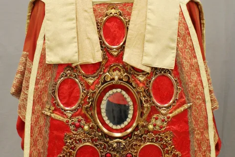 fellini costumi da vescovo