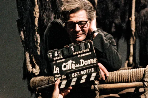 Federico Fellini dietro le quinte negli scatti di Patrizia Mannajuolo