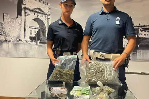 sequestro di sostanze stupefacenti