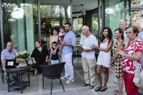 turisti fedeli a Rimini: