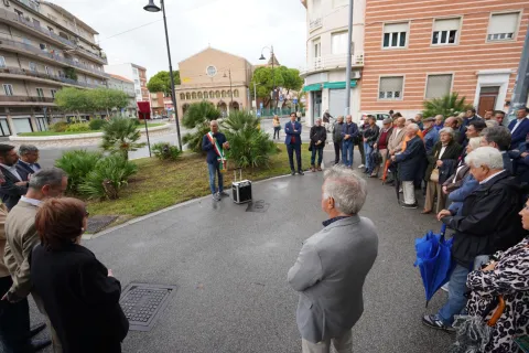 inaugurazione rotatoria amedeo montemaggi