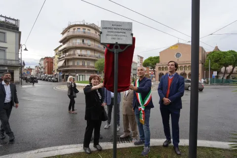 inaugurazione rotatoria amedeo montemaggi