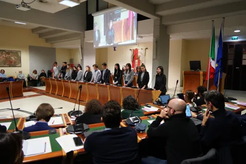 Gli studenti protagonisti del Consiglio comunale Straordinario