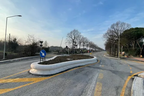 rotatorie in via Verenin Grazia all’incrocio con via Lotti