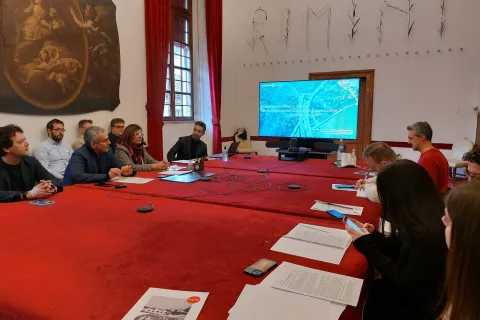 conferenza stampa statale 16