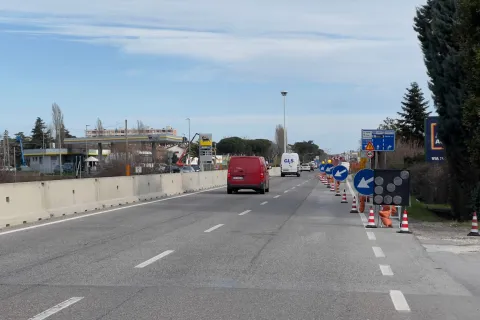 cantiere per la realizzazione della maxi rotatoria all’incrocio tra la Statale e la Consolare per San Marino