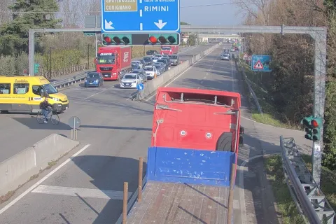 rilevazione semaforica posta all’incarico tra la SS72 e via Barattona