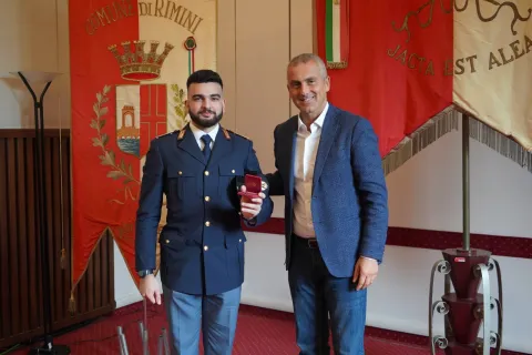 Agente Carella e Sindaco  Sadegholvaad