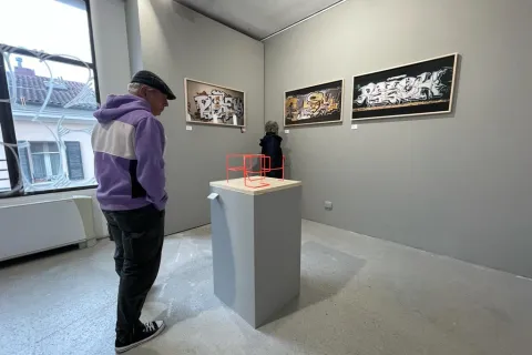 mostra segnali urbani