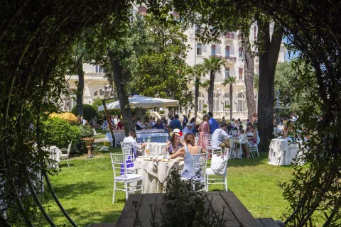 déjeuner sur l'herbe al Grand Hotel