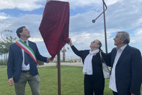 Intitolati a Bibi Ballandi i giardini del Parco del Mare