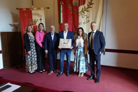 Sindaco Jamil Sadegholvaad riceve in residenza comunale una delegazione venezuelana 