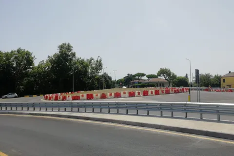 rotatoria tra la Statale 16 e Via Cavalieri Vittorio Veneto