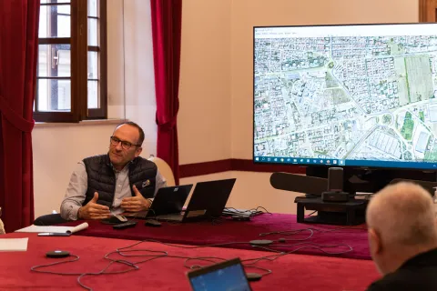 In municipio riunione tecnica con il responsabile degli arrivi del tour, Stéphane Boury