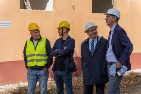 sopralluogo al cantiere alla presenza del sindaco Sadegholvaad e del direttore territoriale dell'Agenzia del Demanio Luca Michele Terzaghi e del vicedirettore territoriale Roberto Capuano
