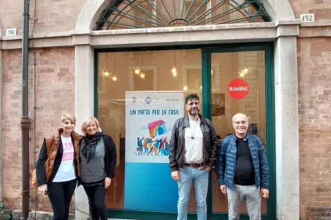 portello informativo dell’Agenzia per la locazione