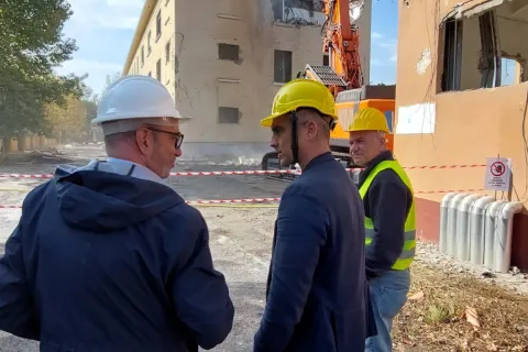 sopralluogo al cantiere alla presenza del sindaco Sadegholvaad e del direttore territoriale dell'Agenzia del Demanio Luca Michele Terzaghi e del vicedirettore territoriale Roberto Capuano