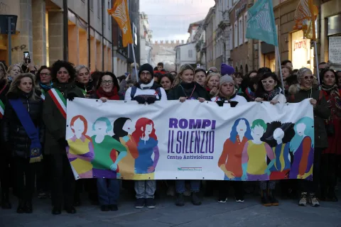 "è per te" camminata contro violenza donne 2023