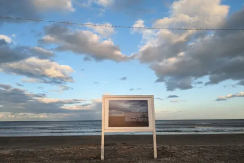 Finite le feste non sono però finite del tutto le atmosfere natalizie in città. Sono due gli appuntamenti legati alle tradizioni, domenica 14 gennaio il Cinema Teatro Tiberio ospita Melodie del Borgo, il concerto natalizio a scopo benefico con il Maestro Benedetto Franco Morri al pianoforte, il Maestro Francesco Gaetano Bellarosa alla chitarra classica e con la partecipazione straordinaria della Soprano Paola Tiraferri, mentre alla Chiesa del Crocifisso va in scena l’ultimo appuntamento della rassegna coral