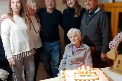 100 anni di nonna Bina e gli auguri della città 