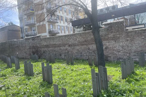 le 'mura federiciane’ da Porta Galliana a Corso Giovanni XXIII