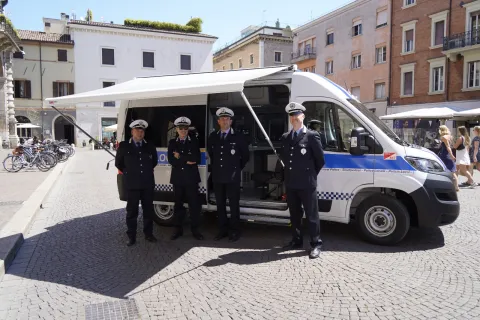 ufficio mobile in dotazione alla Polizia Locale di Rimini