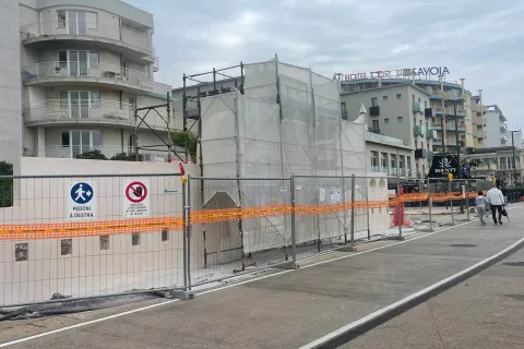 riqualificazione delle mura dell’ex locale da ballo “Oriental Park”