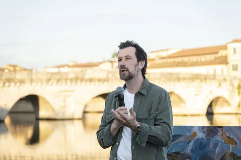 Biglietti agli amici