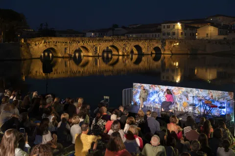 Biglietti agli amici