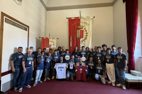 Ultimate frisbee: i Campioni d’Italia del Cotarica ricevuti in Residenza Comunale dal sindaco Sadegholvaad e dall’assessore Lari