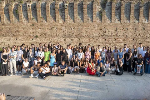 Cerimonia dei traguardi: 203 studenti di 13 istituti scolastici premiati nell'arena Francesca da Rimini