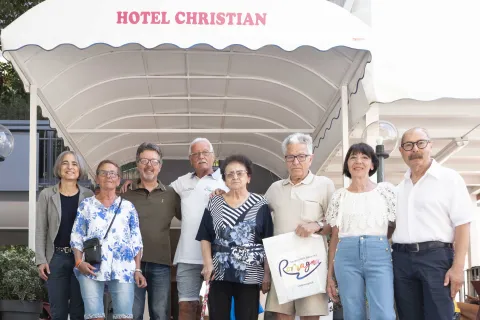 turisti fedeli all'hotel christian