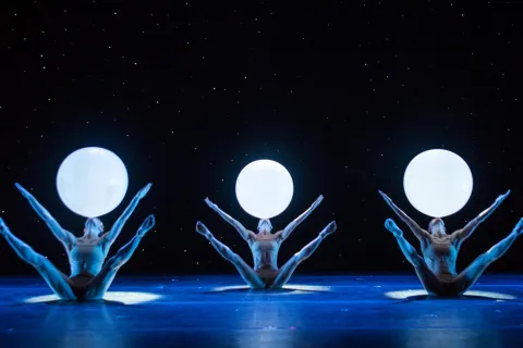 Momix