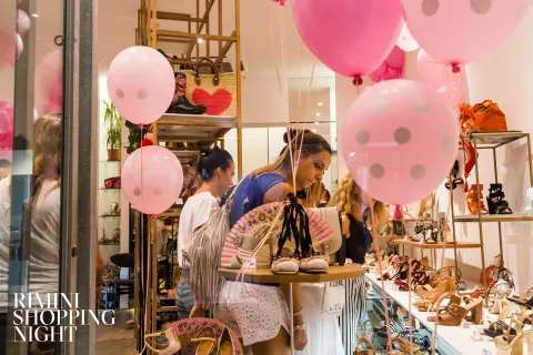 rimini shopping night
