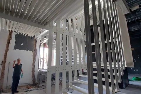 Lavori all'interno del palazzo del Podestà