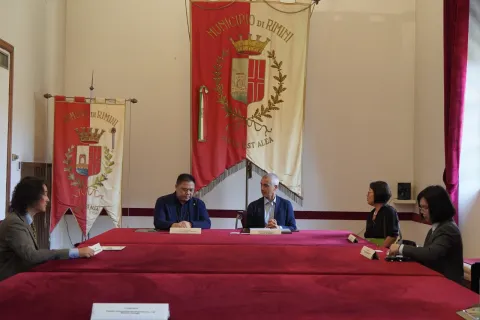 Il sindaco Jamil Sadegholvaad riceve una delegazione imprenditoriale della città cinese di Foshan