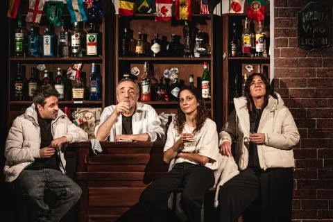 La finzione dei Ciarlatani tra scena e realtà con Silvio Orlando al Teatro Galli dal 10 al 12 dicembre