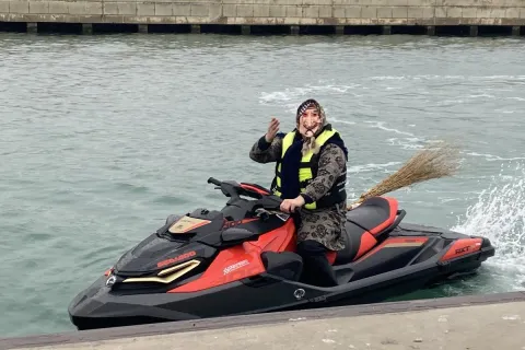befana su moto d'acqua
